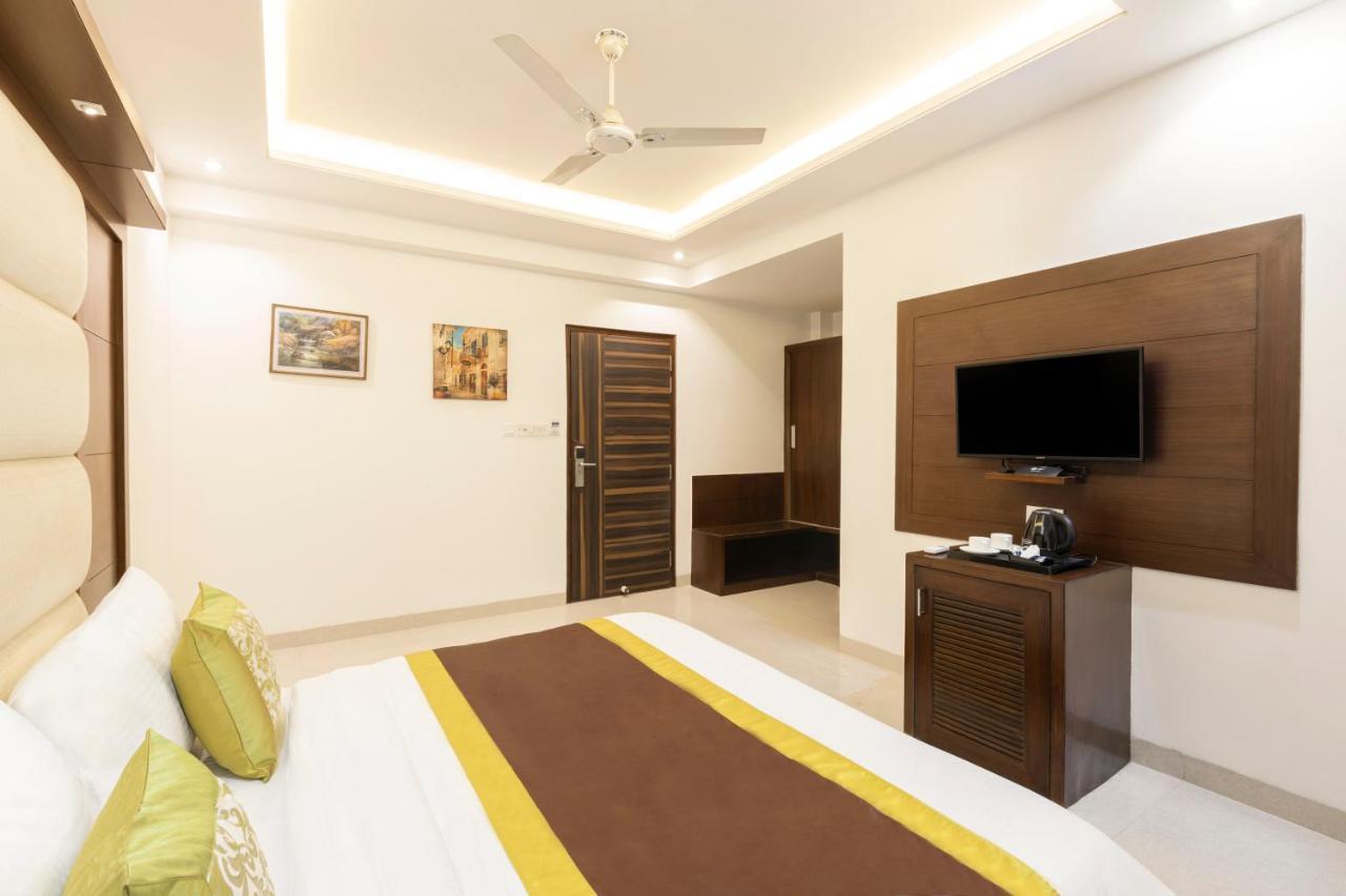 Hotel Star By Star Group- Near Delhi Airport Nueva Delhi Exterior foto
