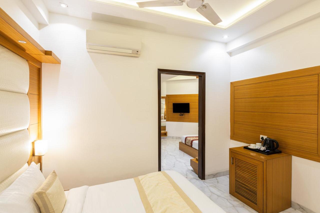 Hotel Star By Star Group- Near Delhi Airport Nueva Delhi Exterior foto