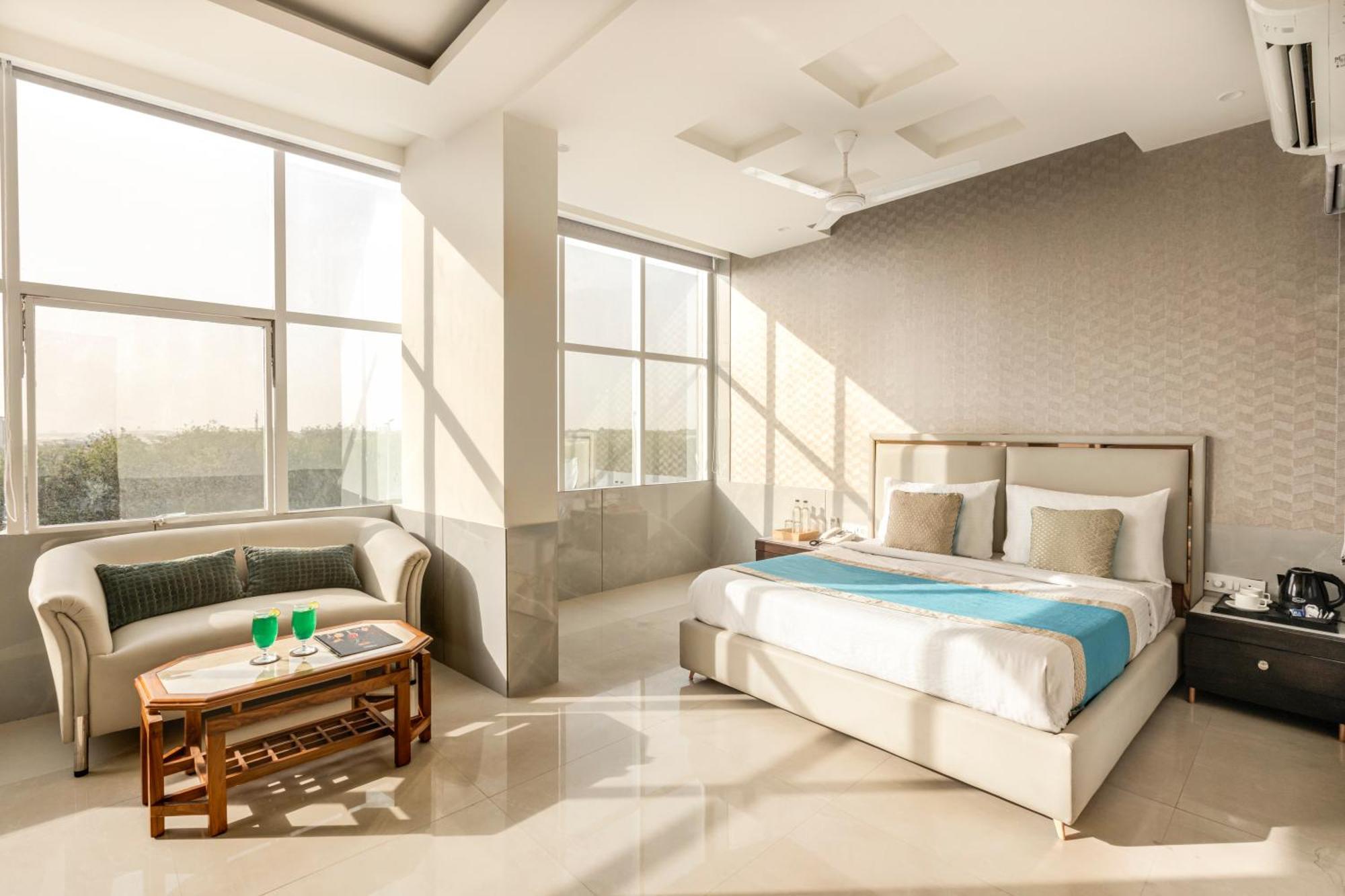 Hotel Star By Star Group- Near Delhi Airport Nueva Delhi Exterior foto