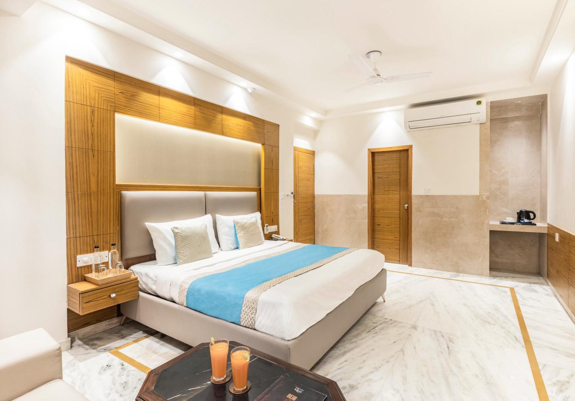 Hotel Star By Star Group- Near Delhi Airport Nueva Delhi Exterior foto