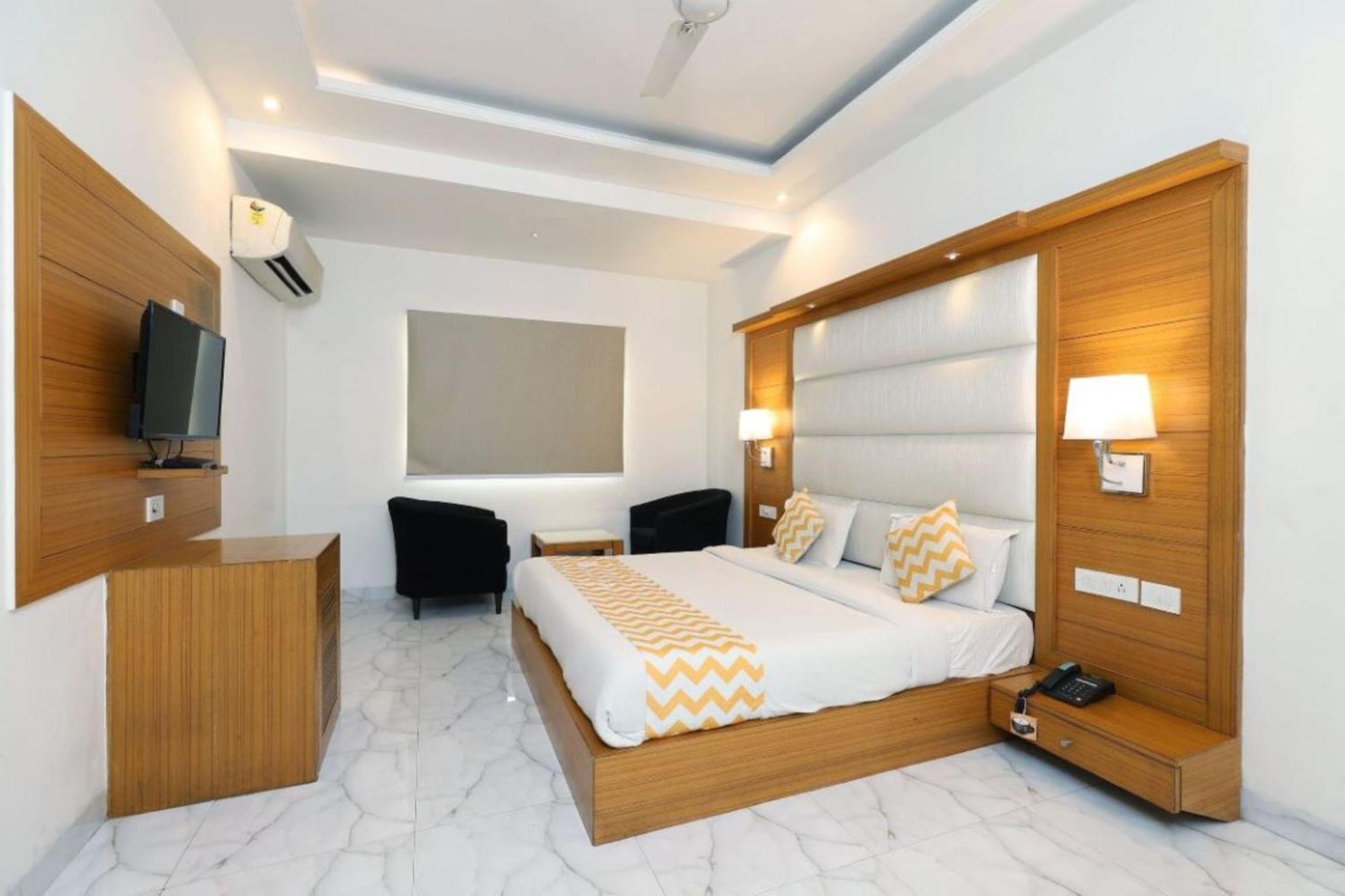 Hotel Star By Star Group- Near Delhi Airport Nueva Delhi Exterior foto