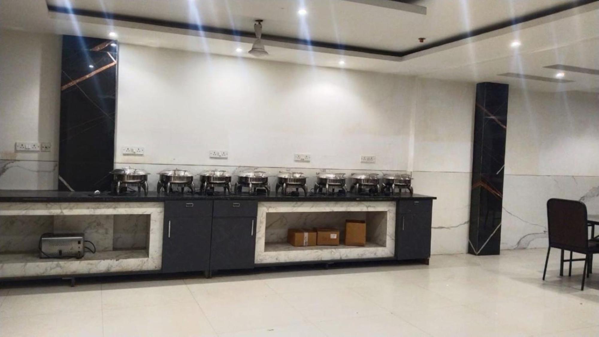 Hotel Star By Star Group- Near Delhi Airport Nueva Delhi Exterior foto