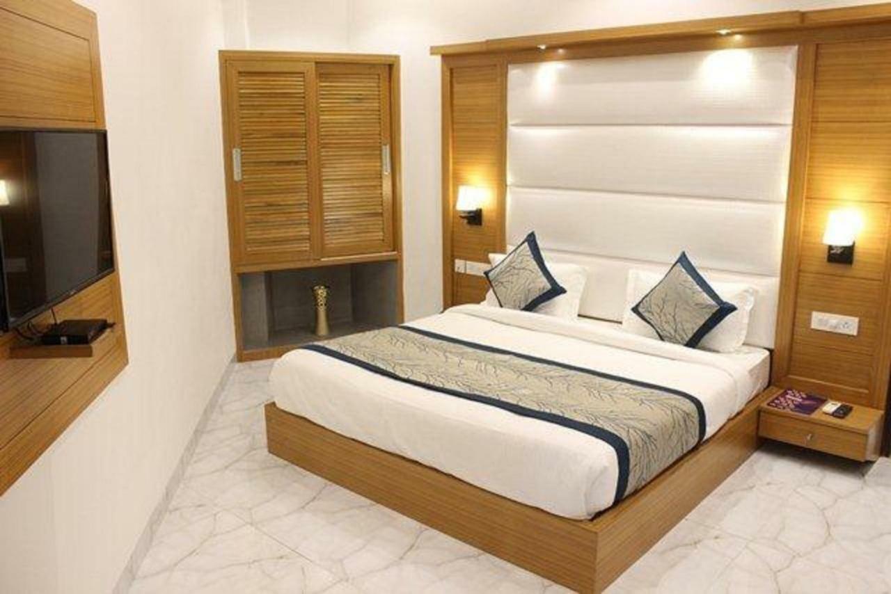 Hotel Star By Star Group- Near Delhi Airport Nueva Delhi Exterior foto