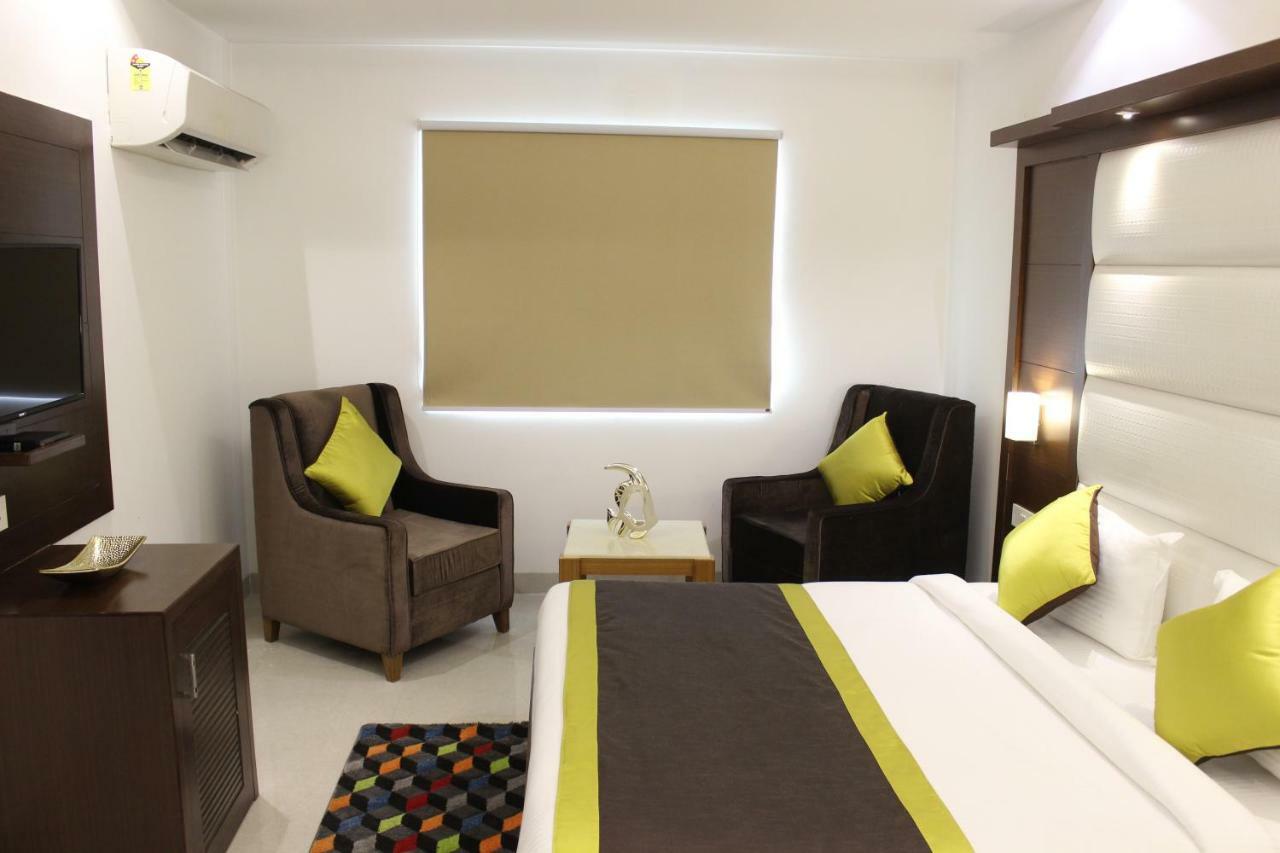 Hotel Star By Star Group- Near Delhi Airport Nueva Delhi Exterior foto