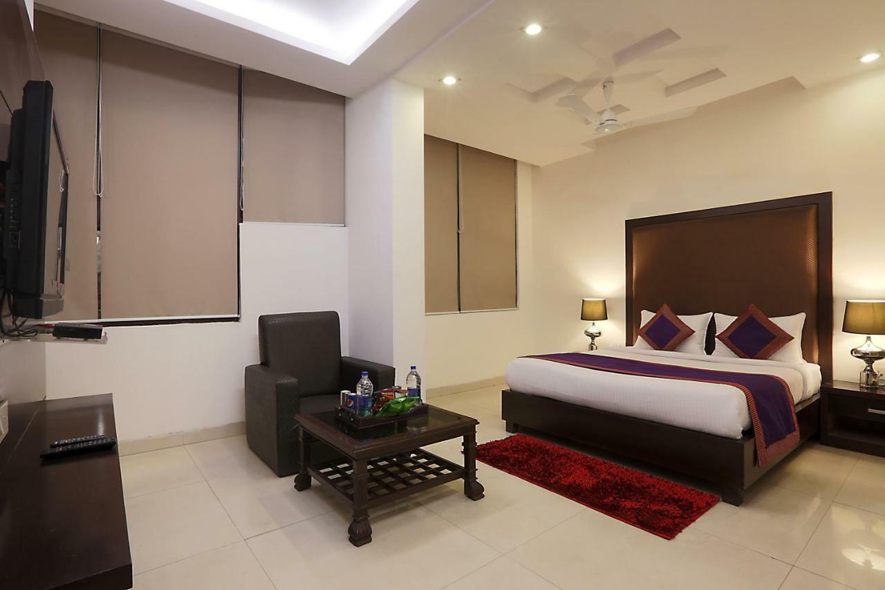 Hotel Star By Star Group- Near Delhi Airport Nueva Delhi Exterior foto